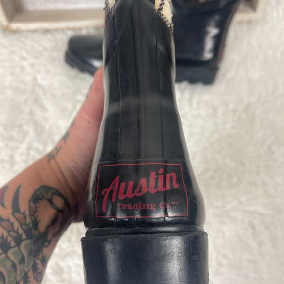 Austin Trading Company Black Plaid Rain Boots Size 7 EUC - Picture 8 of 10